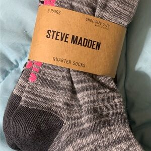 Steve Madden Charcoal and Pink Casual Socks - 6 pairs ( bundles with UFC socks )